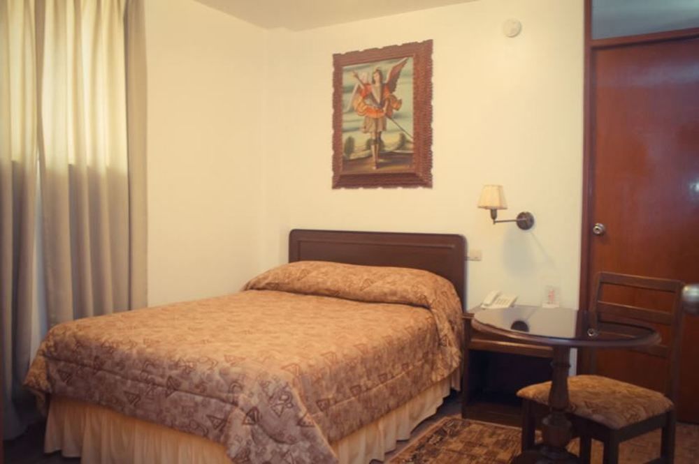 Venecia Hotel Carrion Трухильо Экстерьер фото