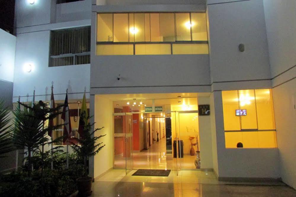Venecia Hotel Carrion Трухильо Экстерьер фото